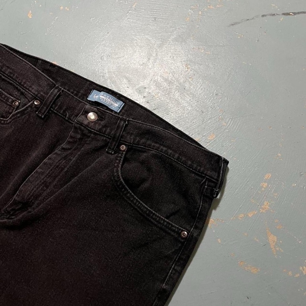 Lee Black Relaxed Fit Jeans with Smooth Finish - Picture 3 of 7